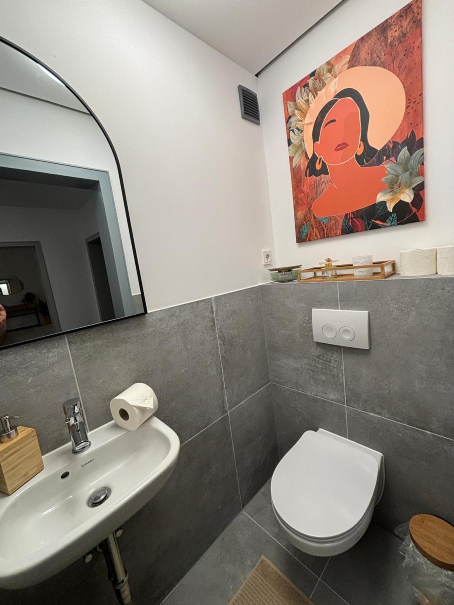 140Qm - 4 Zimmer- Parkplatz - Autobahn - Blauer See - Mallibase Apartments Garbsen Exterior foto